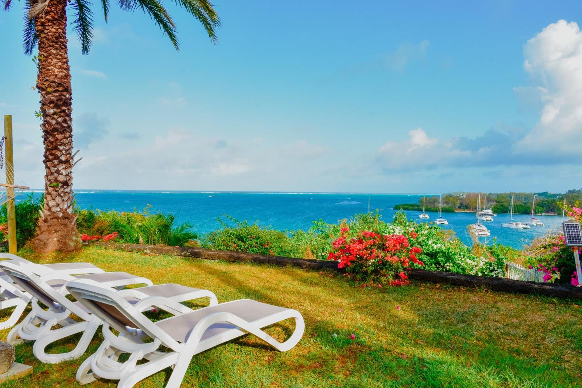 Boutique Villa On The Rocks With Stunning Sea Views, Infinity Pool & Private Sea Trou d'Eau Douce Exteriör bild