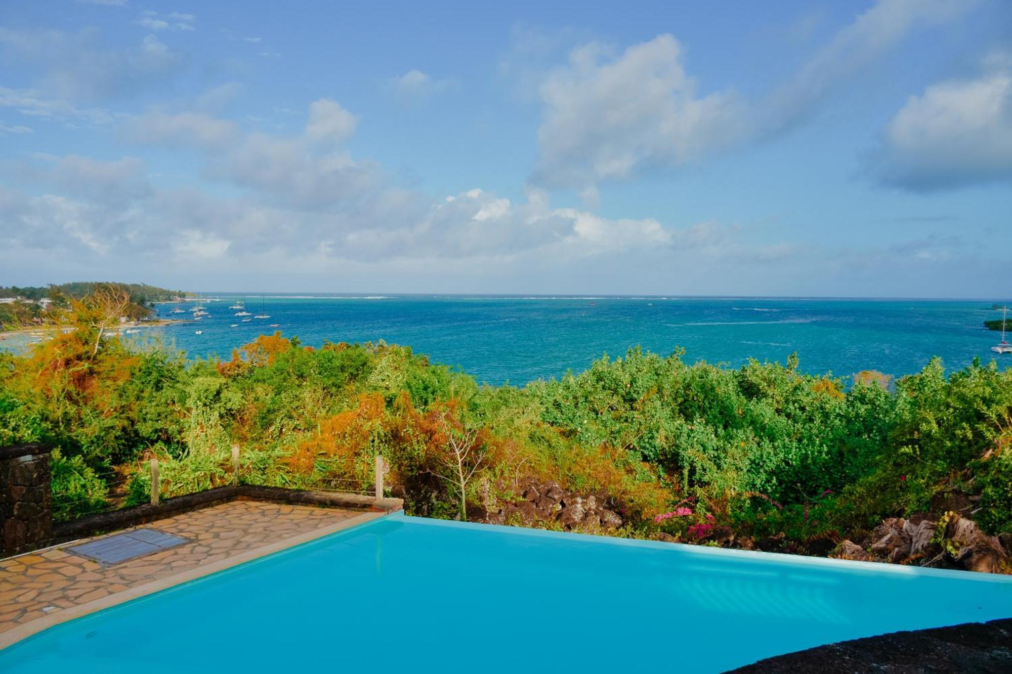 Boutique Villa On The Rocks With Stunning Sea Views, Infinity Pool & Private Sea Trou d'Eau Douce Exteriör bild