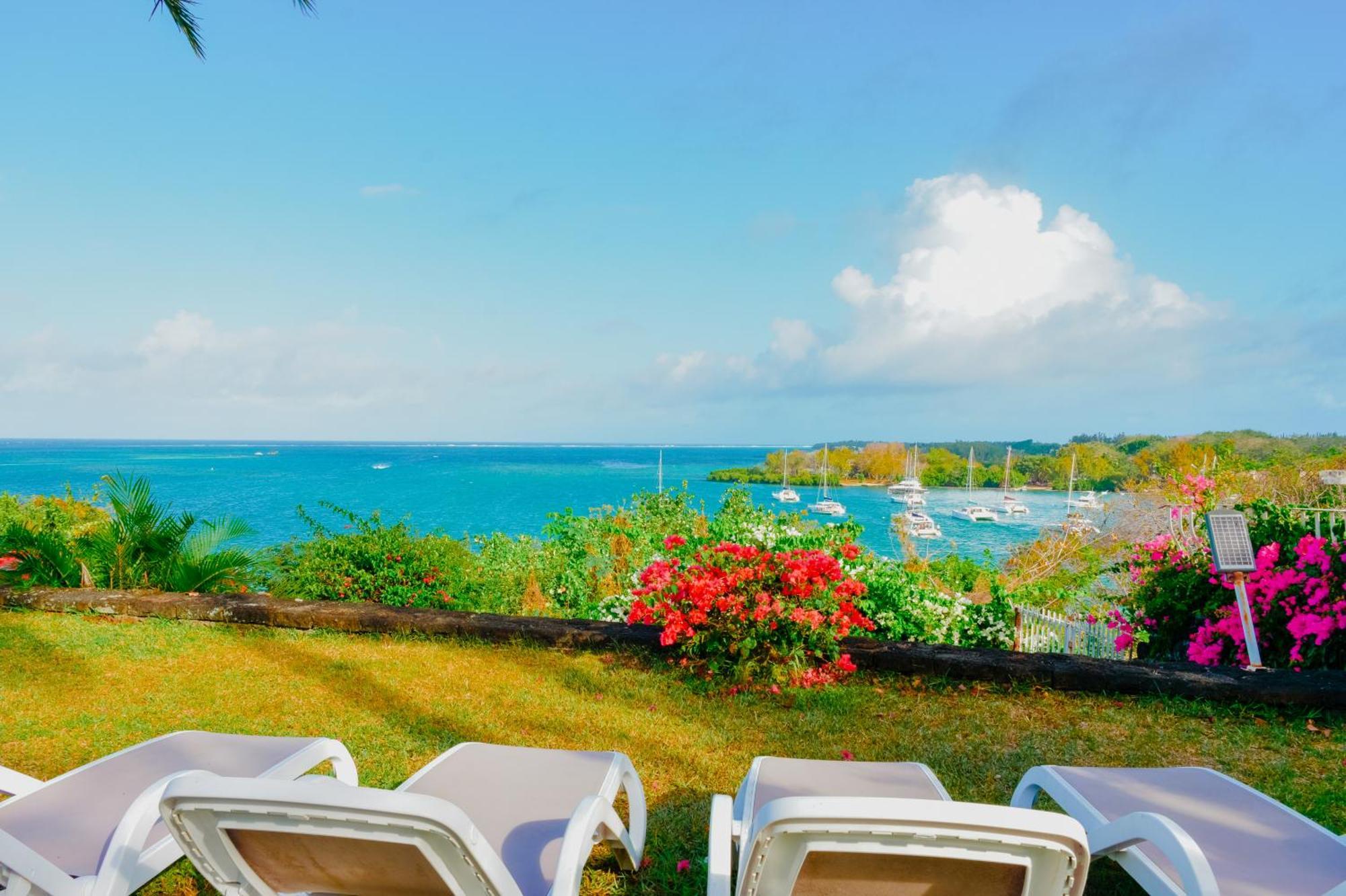 Boutique Villa On The Rocks With Stunning Sea Views, Infinity Pool & Private Sea Trou d'Eau Douce Exteriör bild